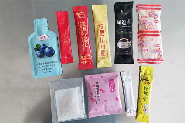 全自動(dòng)豆?jié){粉包裝機(jī)可實(shí)現(xiàn)背封長(zhǎng)條袋型，三邊封、圓角袋型等精美包裝