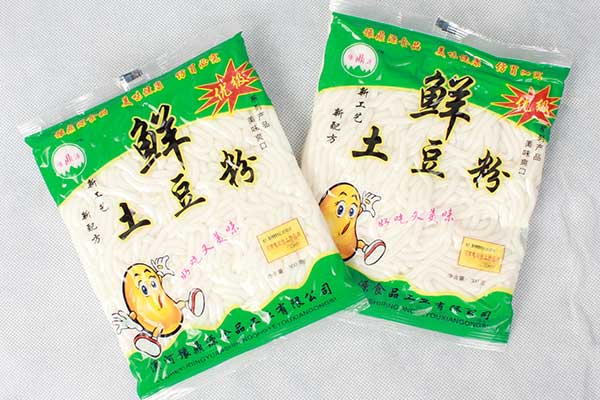 土豆粉真空機可以采用塑料復(fù)合膜、塑料鋁箔復(fù)合膜等材質(zhì)為包裝材料
